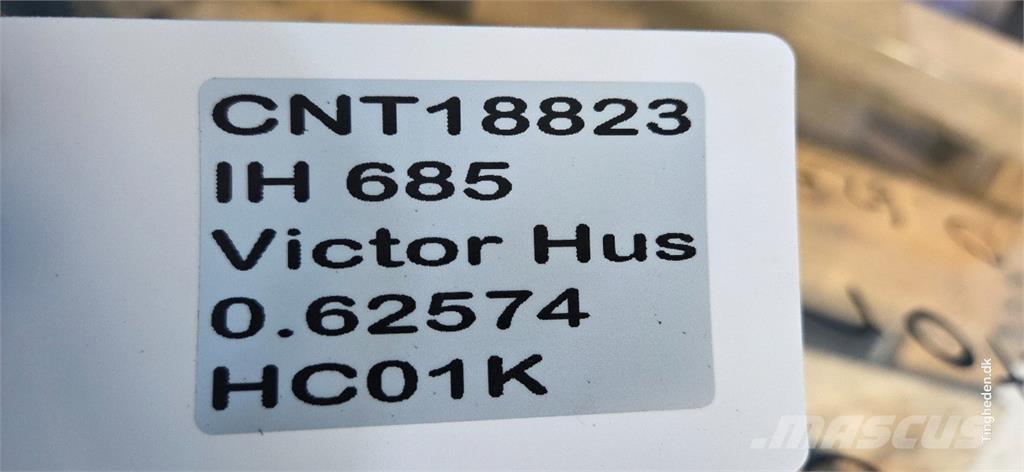 Case IH 685 Kabina i wnętrze