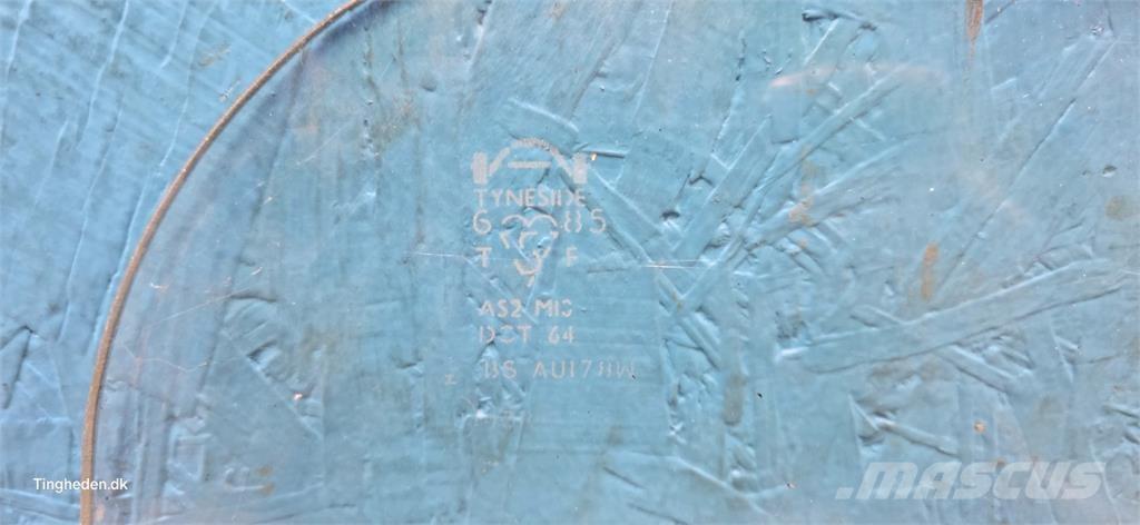 Case IH 685 Kabina i wnętrze