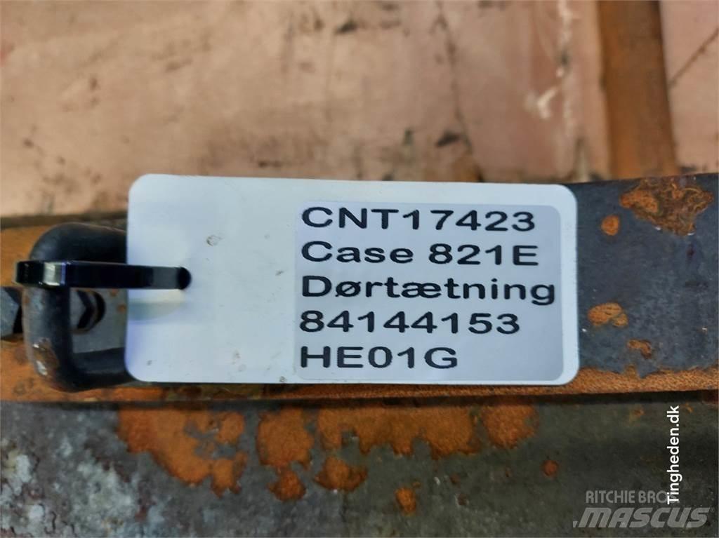 Case IH 821E Kabiny i wnętrze