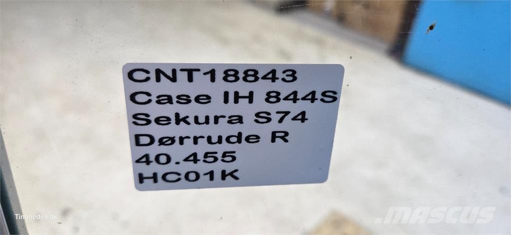 Case IH 844S Kabina i wnętrze