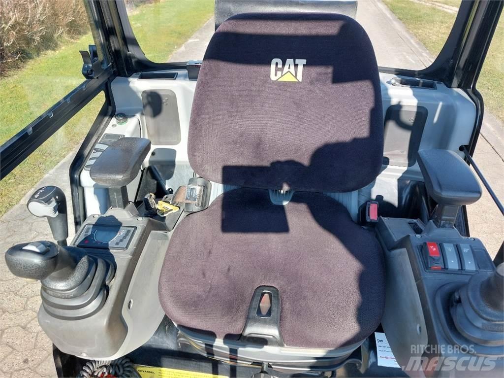CAT 301.7D Minikoparki