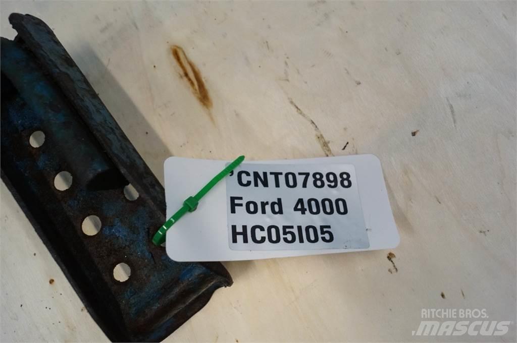 Ford 4000 Kabina i wnętrze