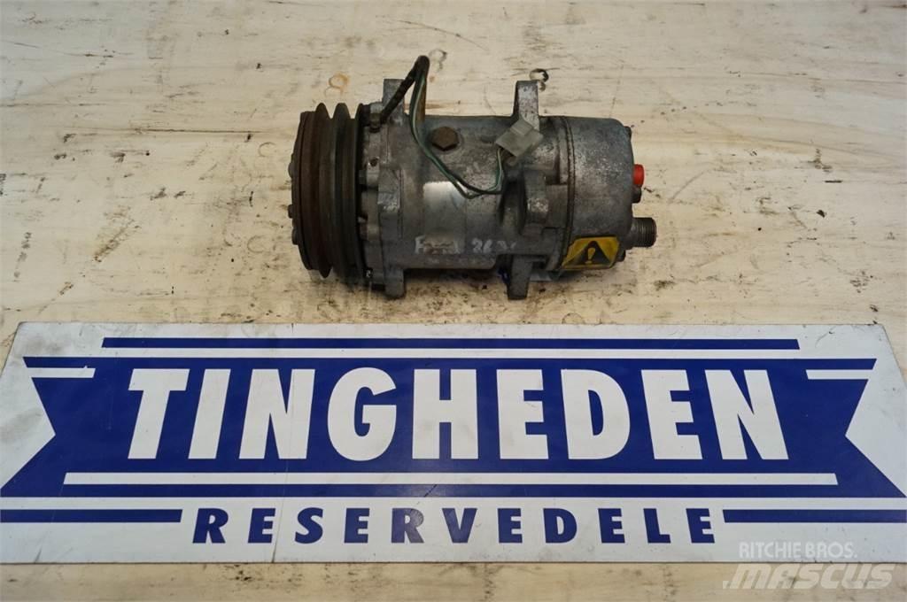 Ford 8630 Chłodnice