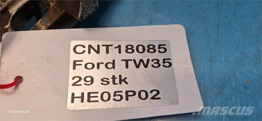 Ford TW35 Opony, koła i felgi
