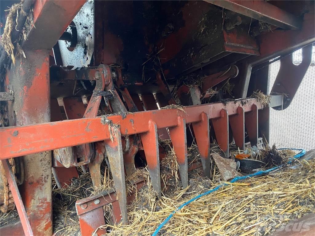 Hesston 4800 Prasy kostkujące