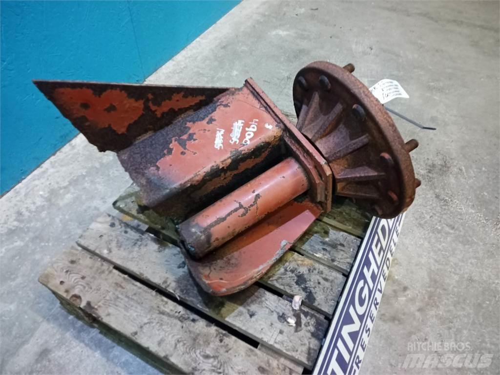 Hesston 4900 Mosty, wały i osie