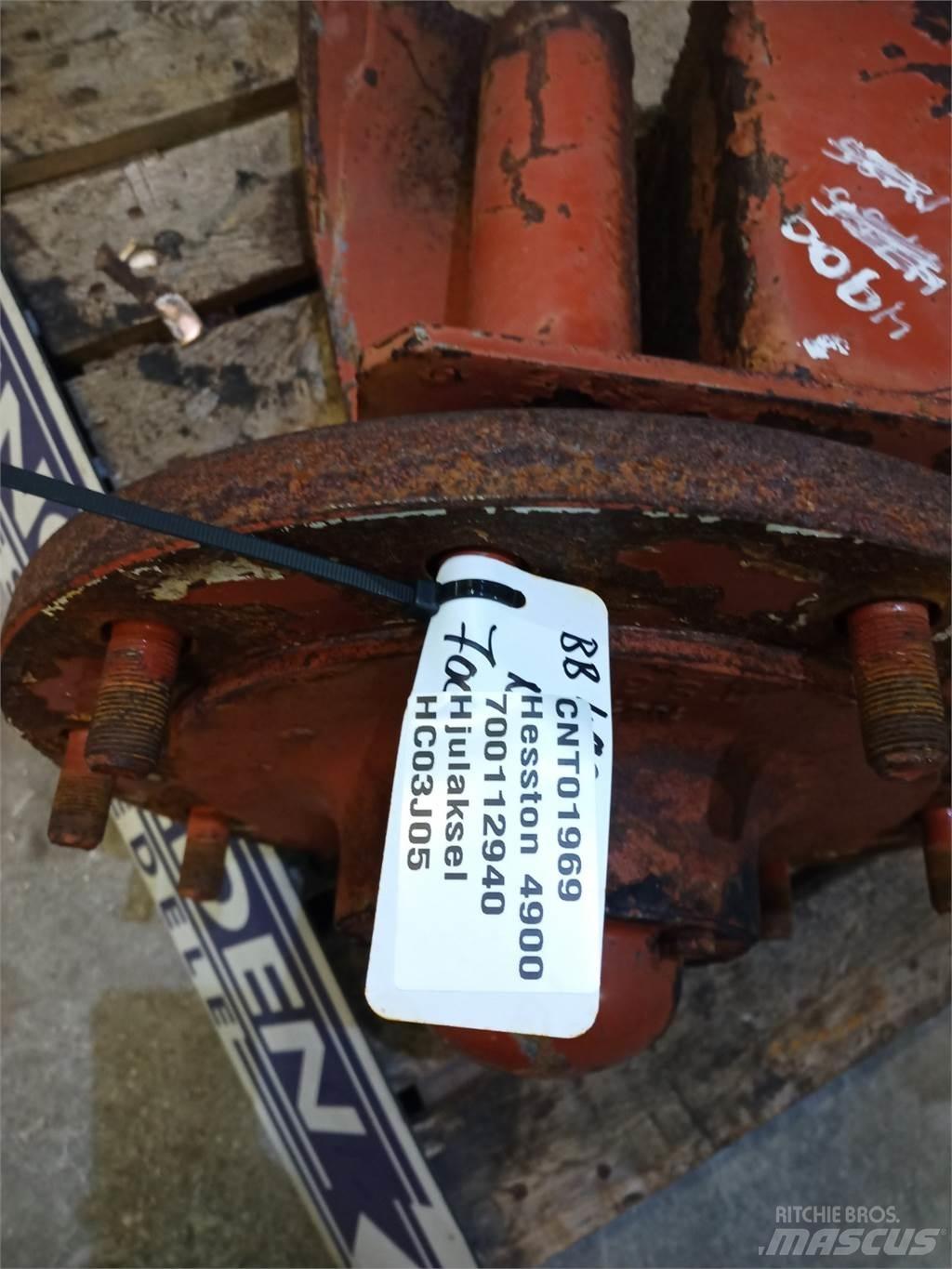Hesston 4900 Mosty, wały i osie