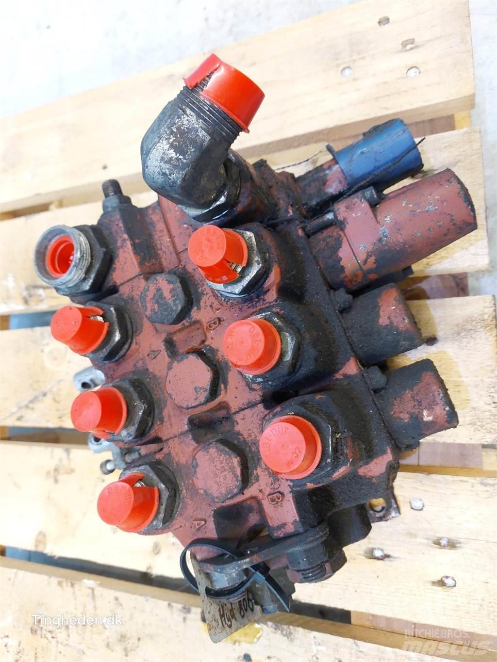 Hydrema 806 Hydraulika