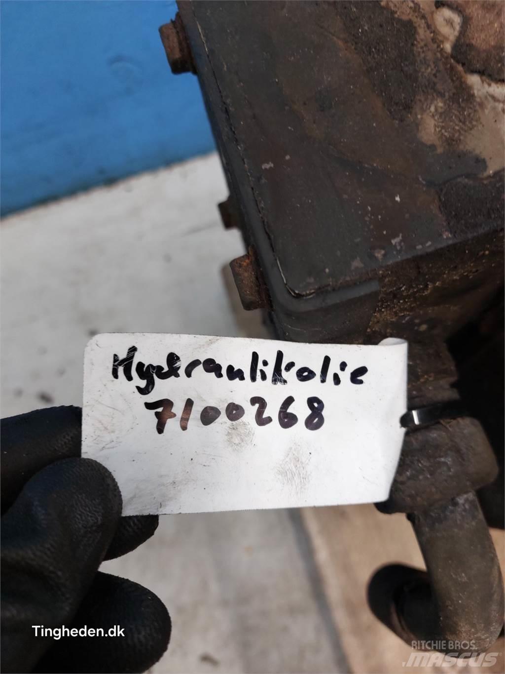 Hydrema 906C Chłodnice