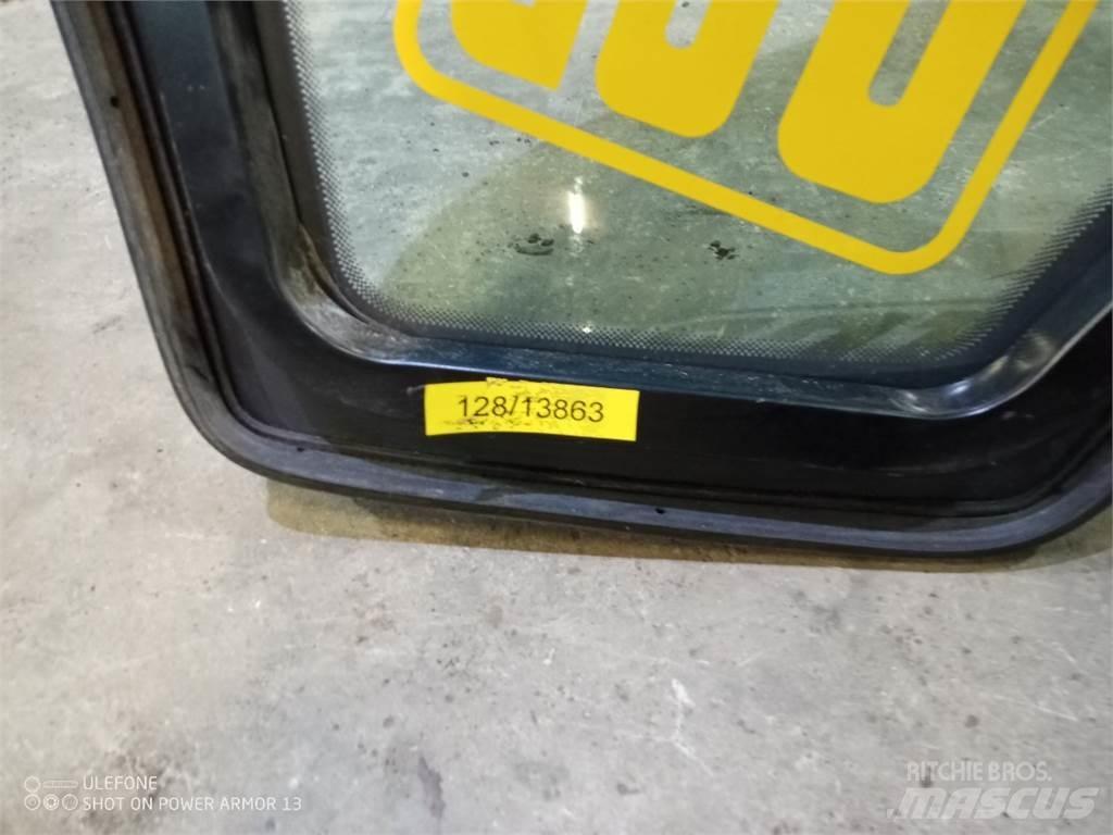 JCB 4CX Kabiny i wnętrze