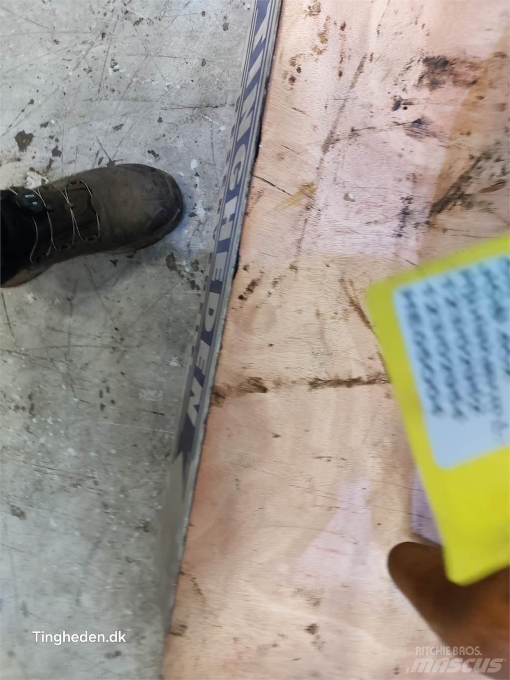 JCB 4CX Łyżki przesiewowe