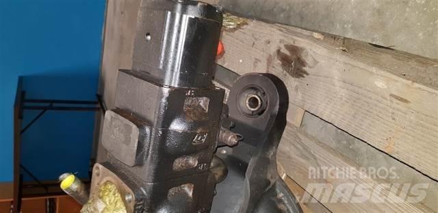 JCB 530 Przekładnie i skrzynie biegów