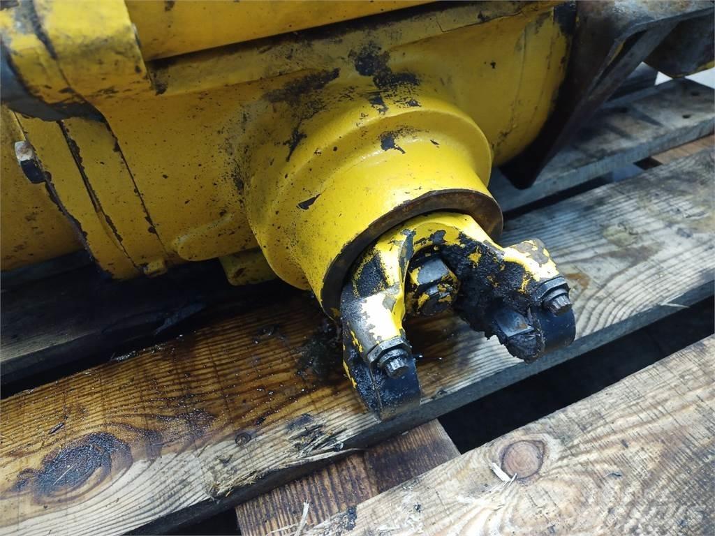 JCB 530 Mosty, wały i osie