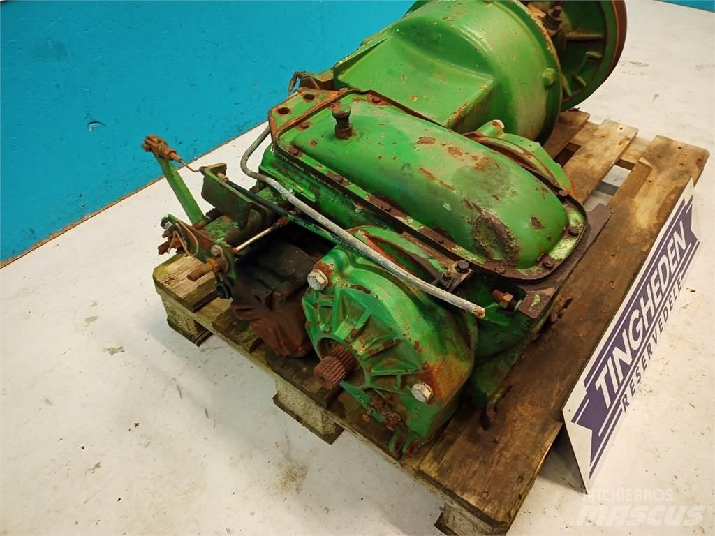 John Deere 1065 Przekładnie