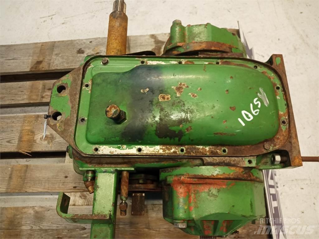 John Deere 1065 Przekładnie