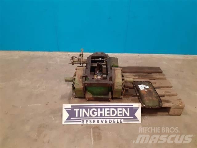 John Deere 1075 Przekładnie
