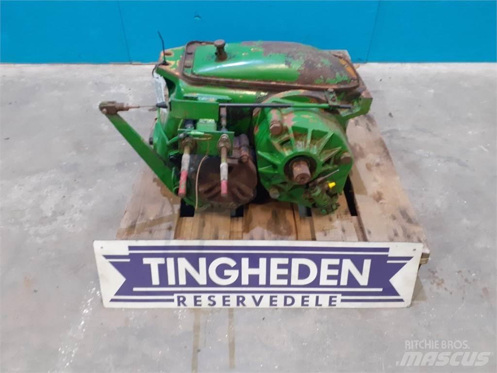 John Deere 1075 Przekładnie
