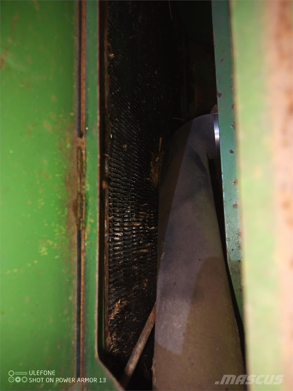 John Deere 1075 Kabina i wnętrze