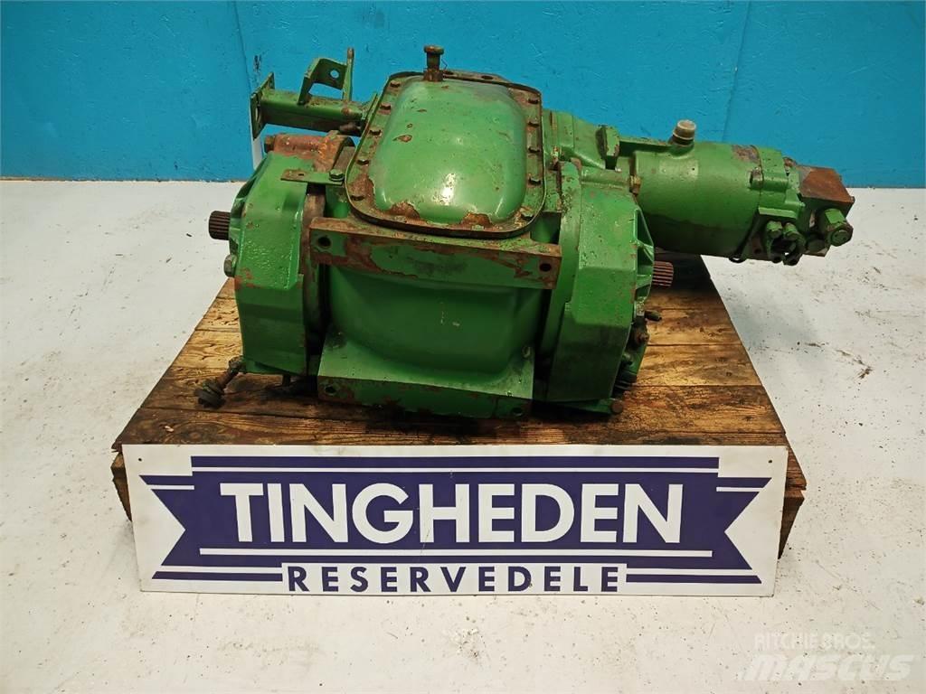 John Deere 1075 Przekładnie