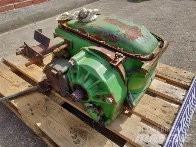John Deere 1085 Przekładnie