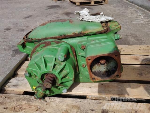 John Deere 1085 Przekładnie