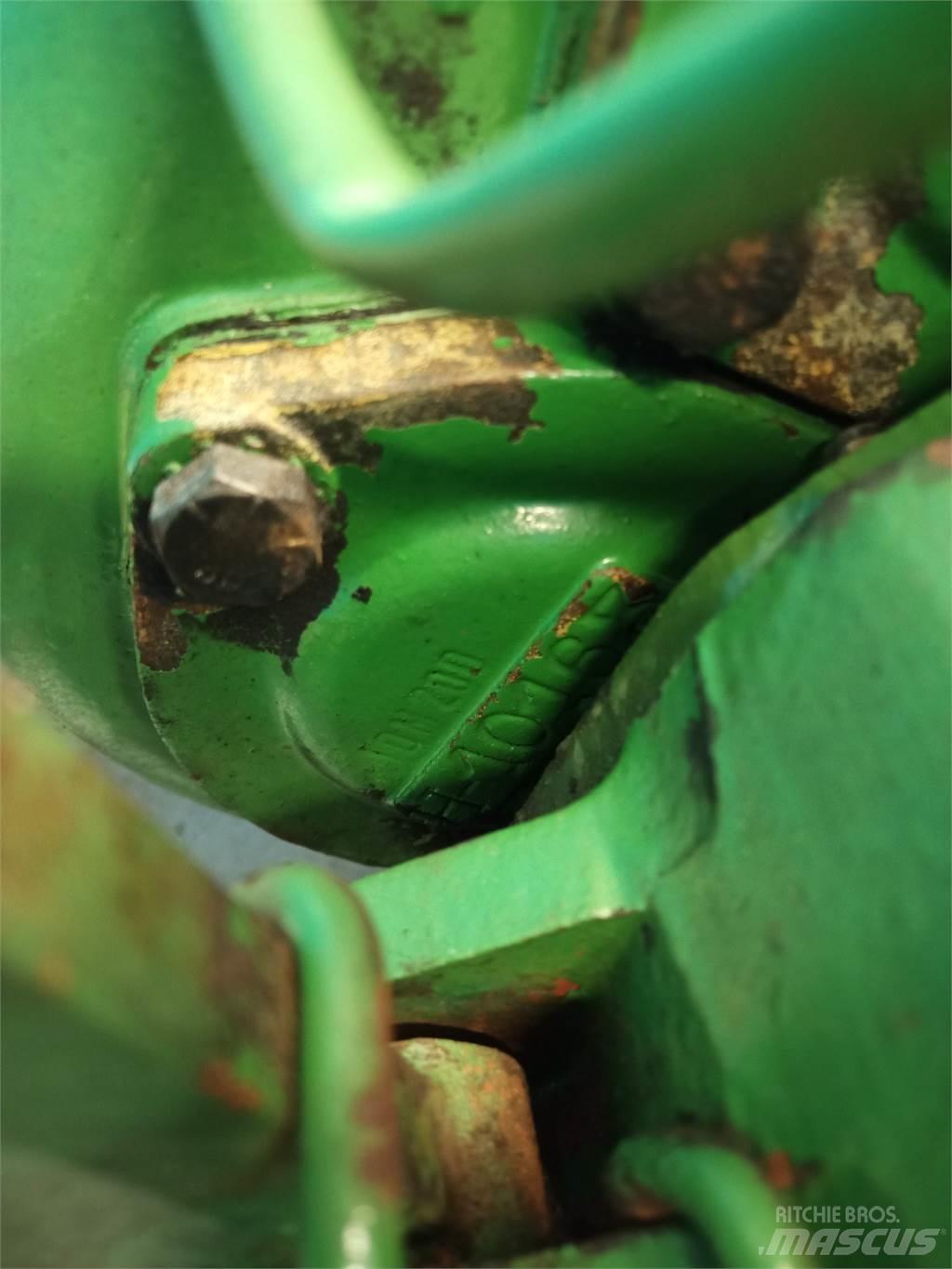 John Deere 1085 Przekładnie