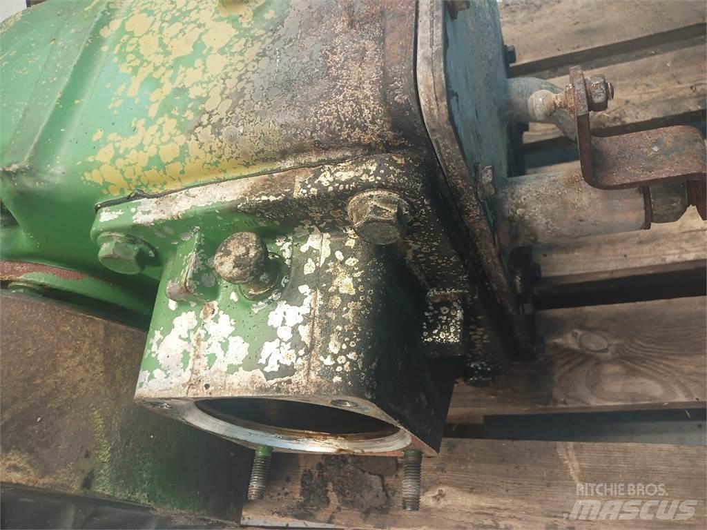 John Deere 2066 Przekładnie