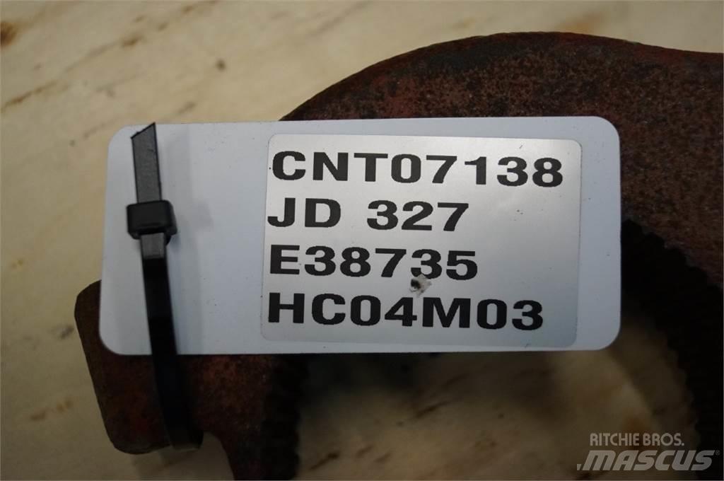 John Deere 327 Przyczepy do przewozu słomy w belach