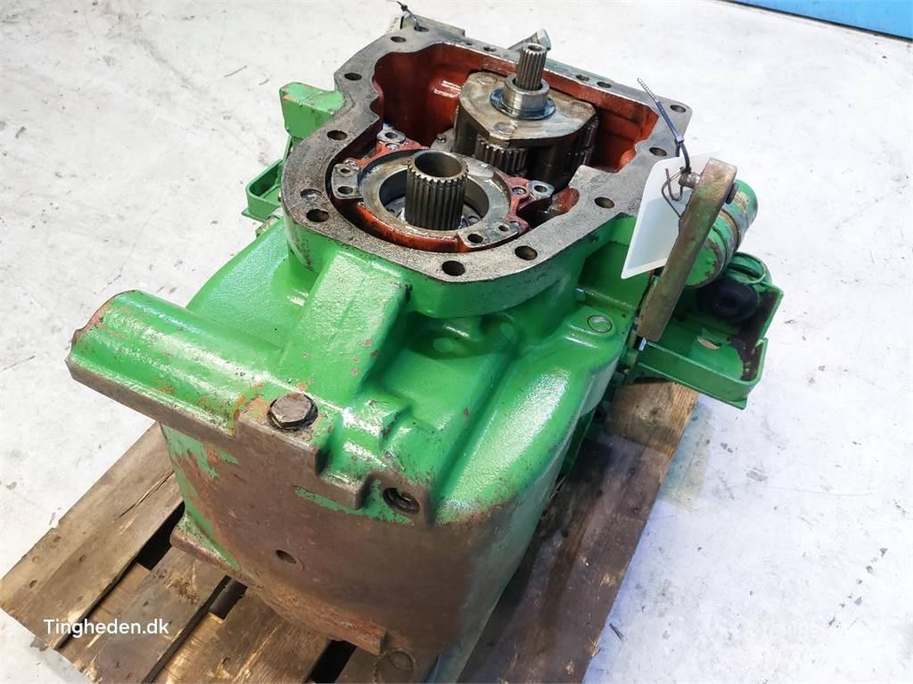 John Deere 4040S Przekładnie