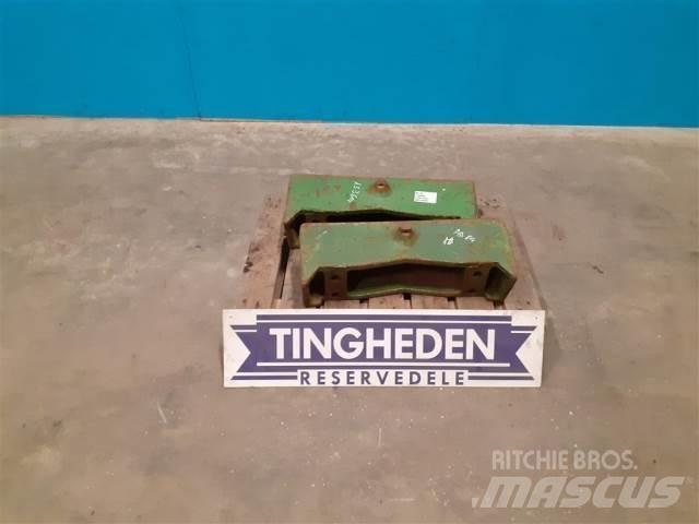 John Deere 4240 Przednie obciążniki