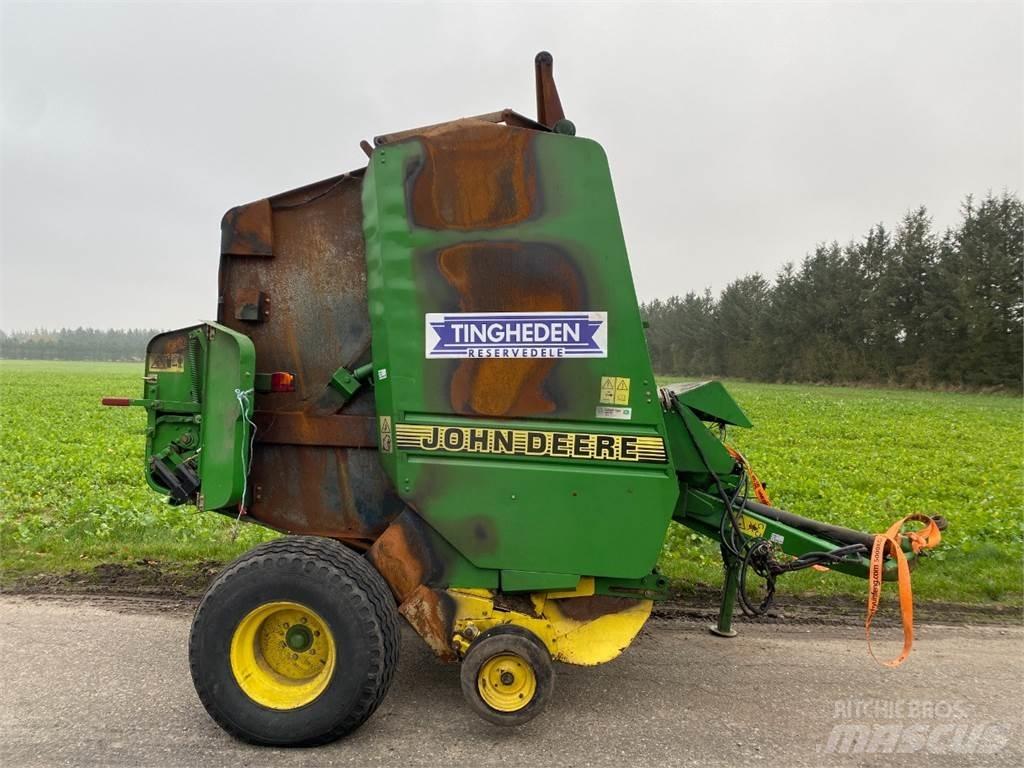 John Deere 580 Prasy zwijające