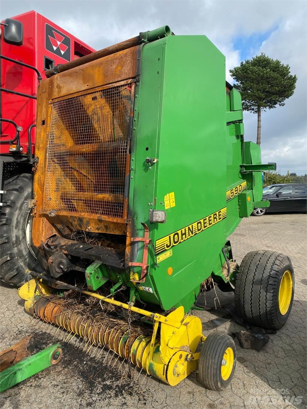 John Deere 590 Prasy zwijające