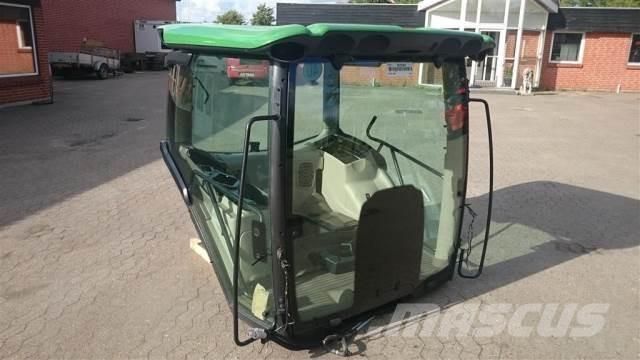 John Deere 6210R Kabina i wnętrze
