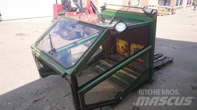 John Deere 975 Kabina i wnętrze