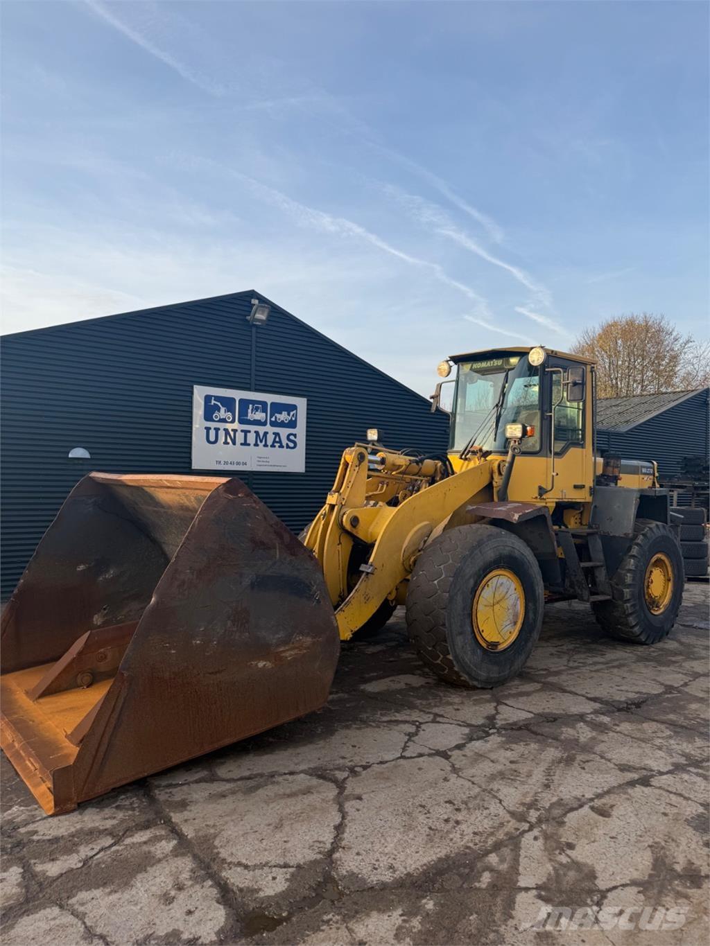 Komatsu WA270-3 Ładowarki kołowe