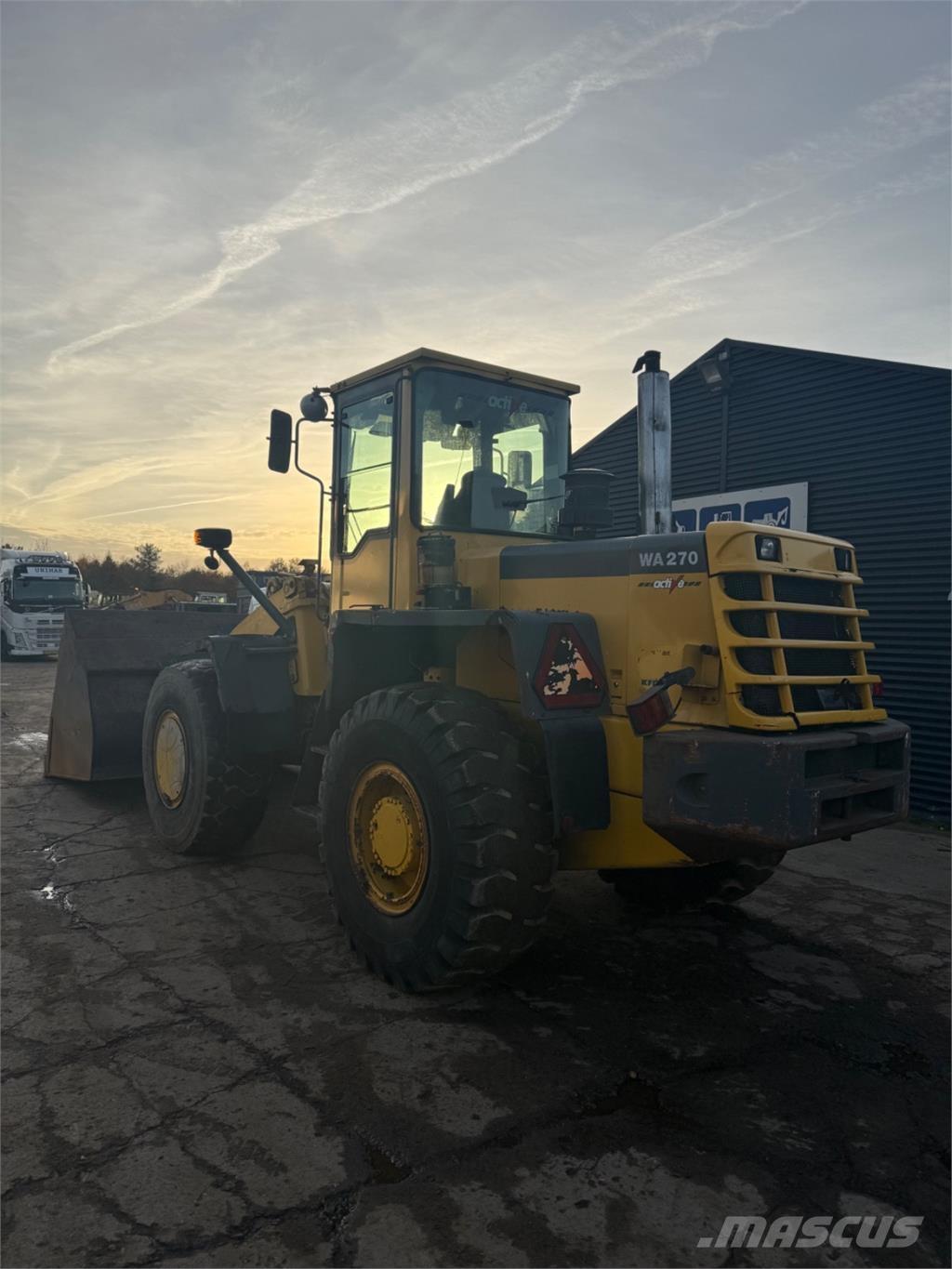 Komatsu WA270-3 Ładowarki kołowe