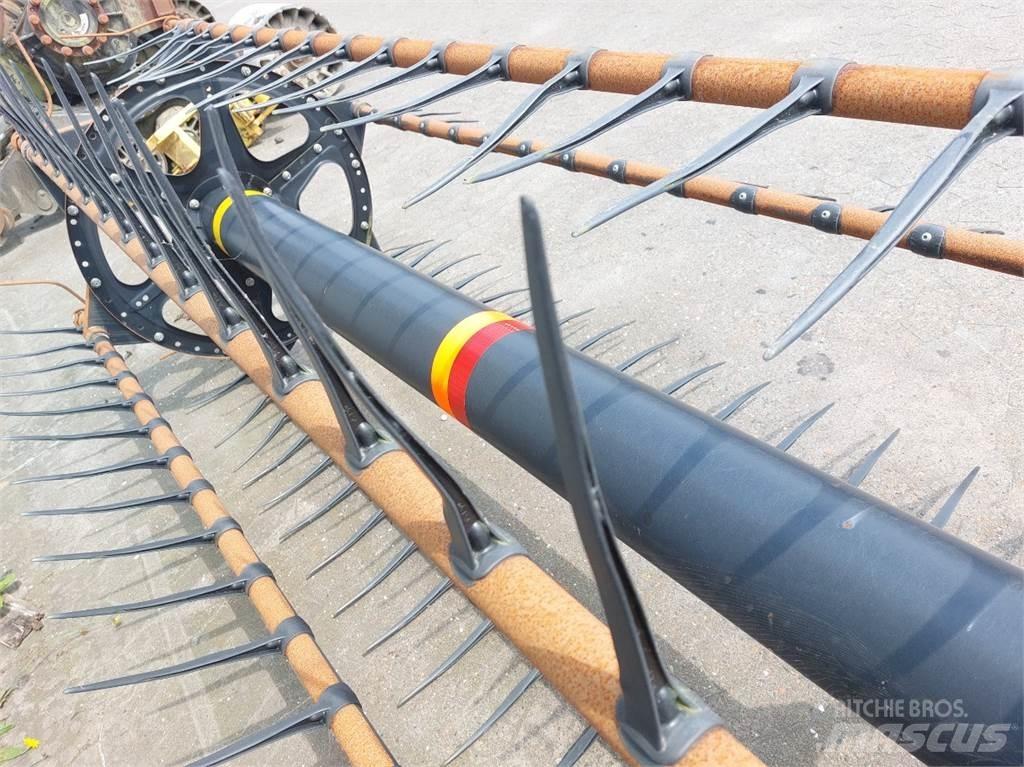 MacDon D60 Akcesoria do kombajnów zbożowych