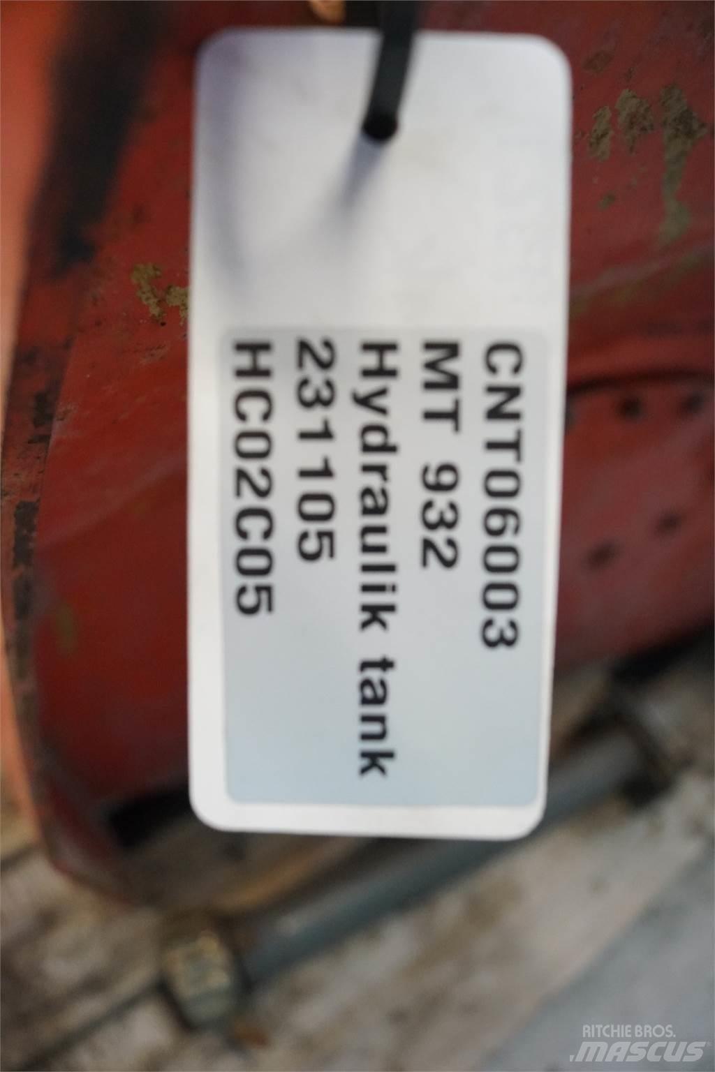 Manitou MT 932T Chłodnice