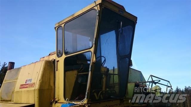 New Holland 1520 Kabina i wnętrze