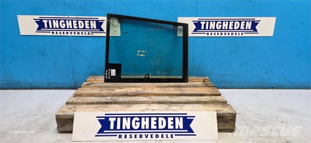 New Holland 8970 Kabina i wnętrze