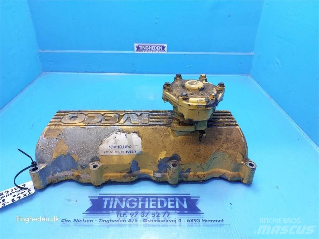New Holland TX68 Silniki