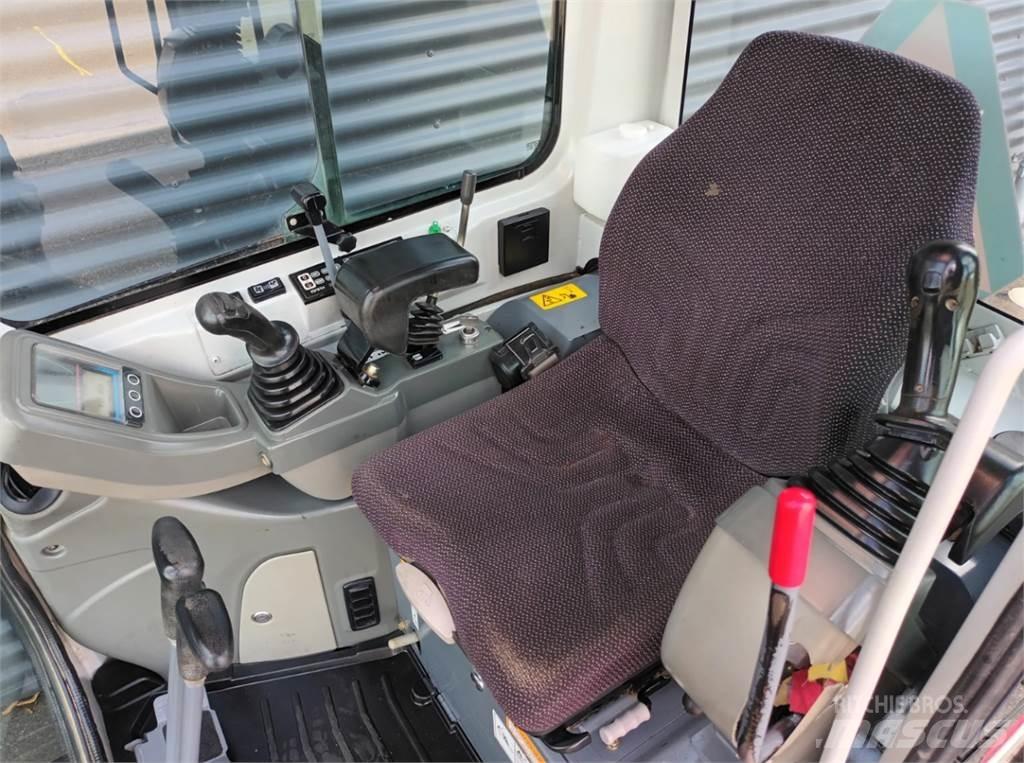 Takeuchi tb216 Minikoparki