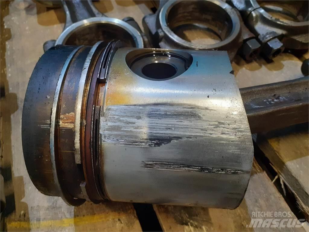 Valmet 411DL Silniki