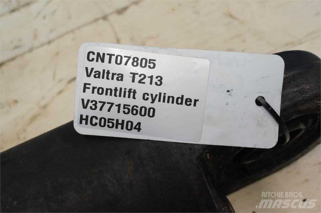 Valtra T213 Akcesoria do ładowaczy czołowych