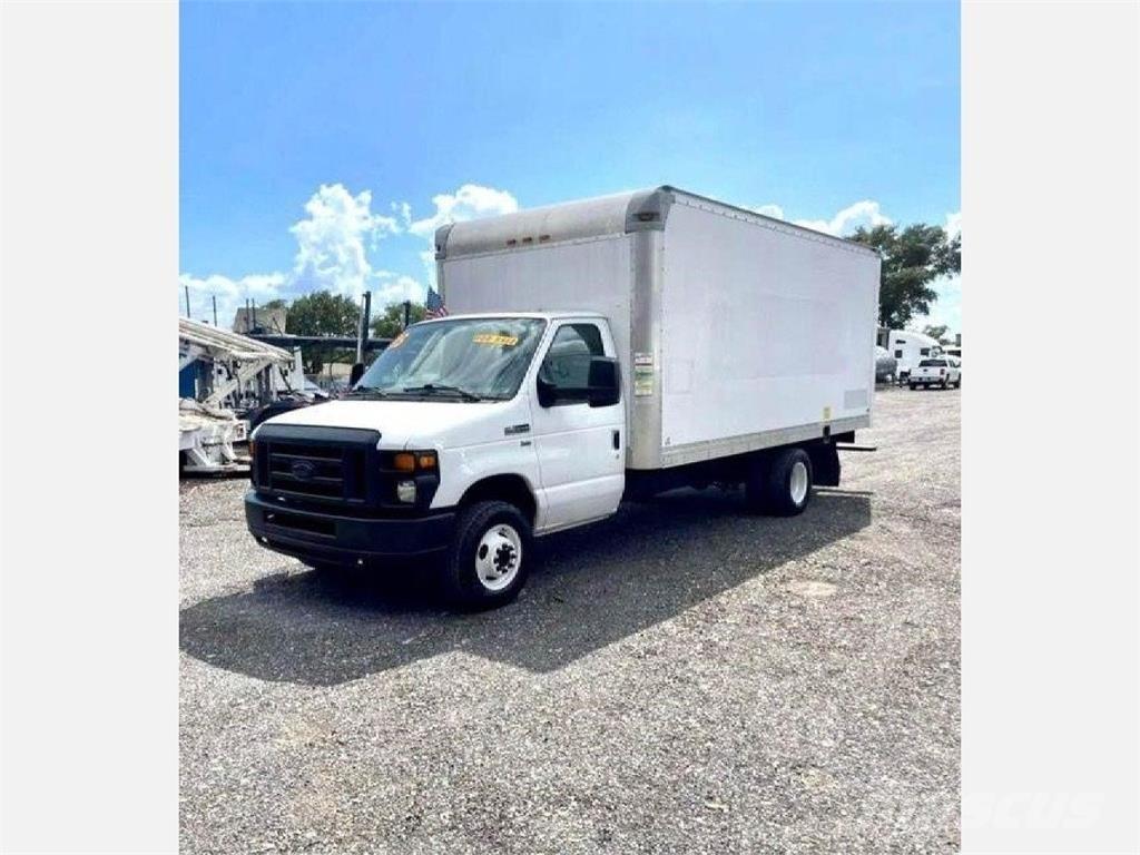Ford E-350 Samochody ciężarowe ze skrzynią zamkniętą