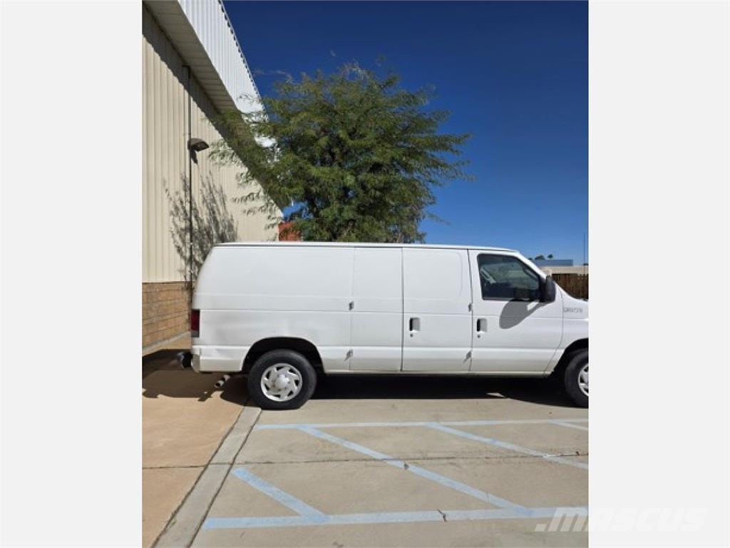 Ford E150 Busy / Vany
