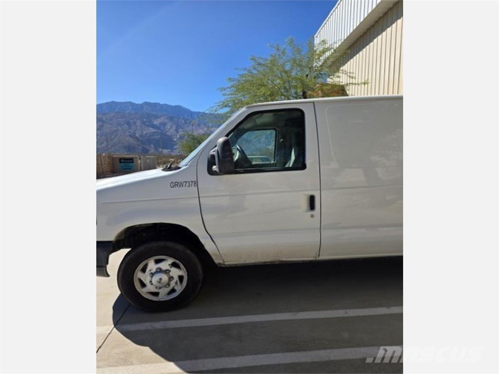 Ford E150 Busy / Vany