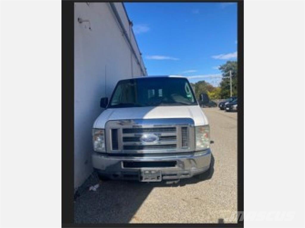 Ford E250 Busy / Vany