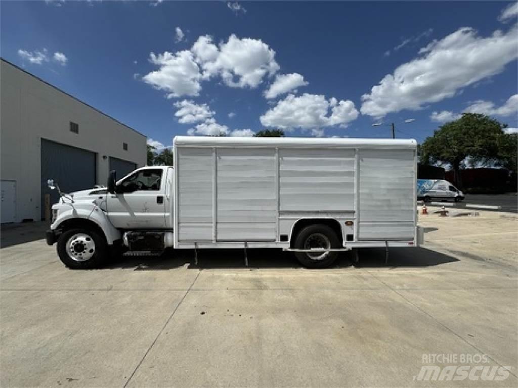 Ford F650 Samochody do transportu napojów