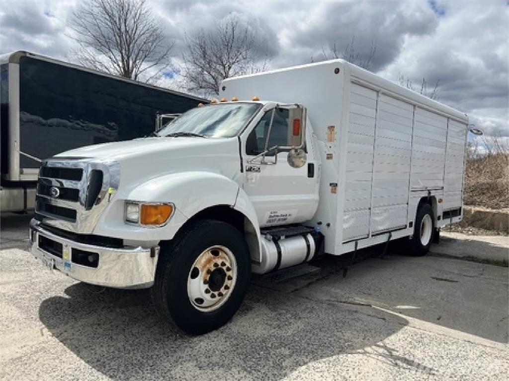Ford F750 Samochody do transportu napojów